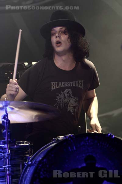 THE DEAD WEATHER - 2010-06-30 - PARIS - Le Bataclan - John Anthony Gillis [Jack White]